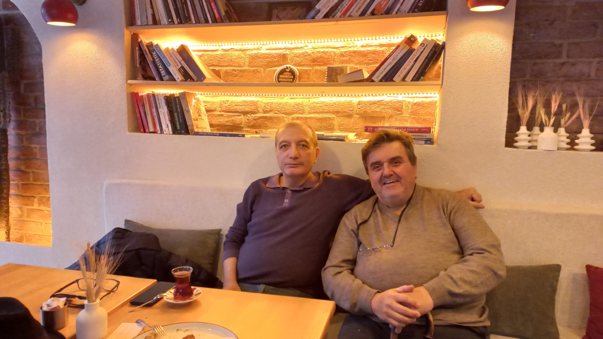 Kadıköy’de İki Dostun Pastırma Yazı Sohbeti