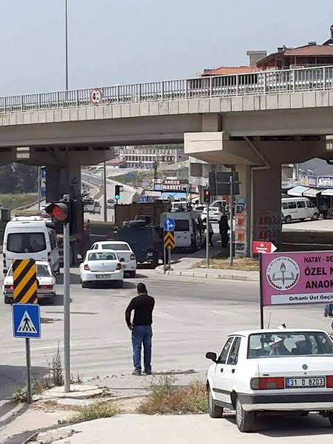 Defne’de Baraka Mafyası ve Yol İşgalleri Hayatı Zorlaştırıyor